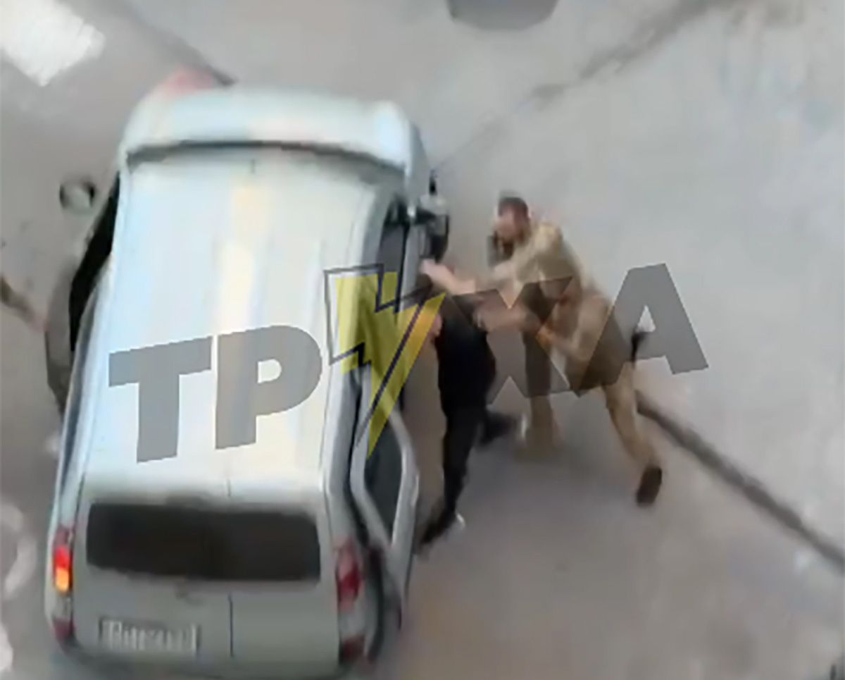 Затримання за лічені хвилини: Житомир. Відео силового затримання чоловіка працівниками ТЦК поширюється в мережі.
