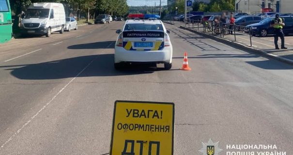 Житомир: Автомобіль збив 7-річного хлопчика.