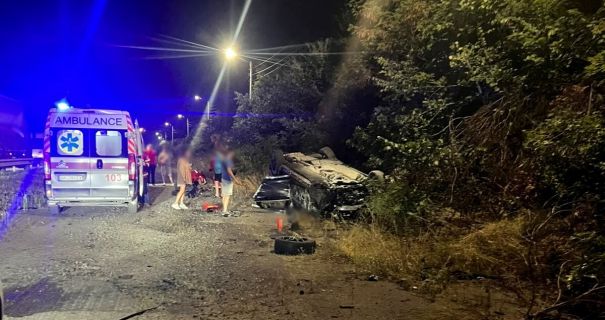 Житомирщина: Автокатастрофа на недобудові забрала життя водія і 10-річної дитини.