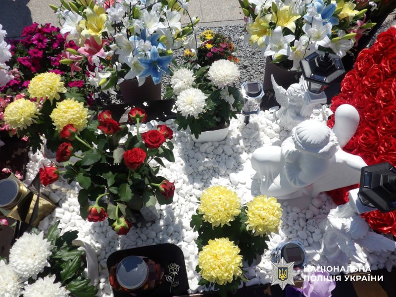 Звягель: 69-річний пенсіонер присвоїв пам'ять загиблого воїна.