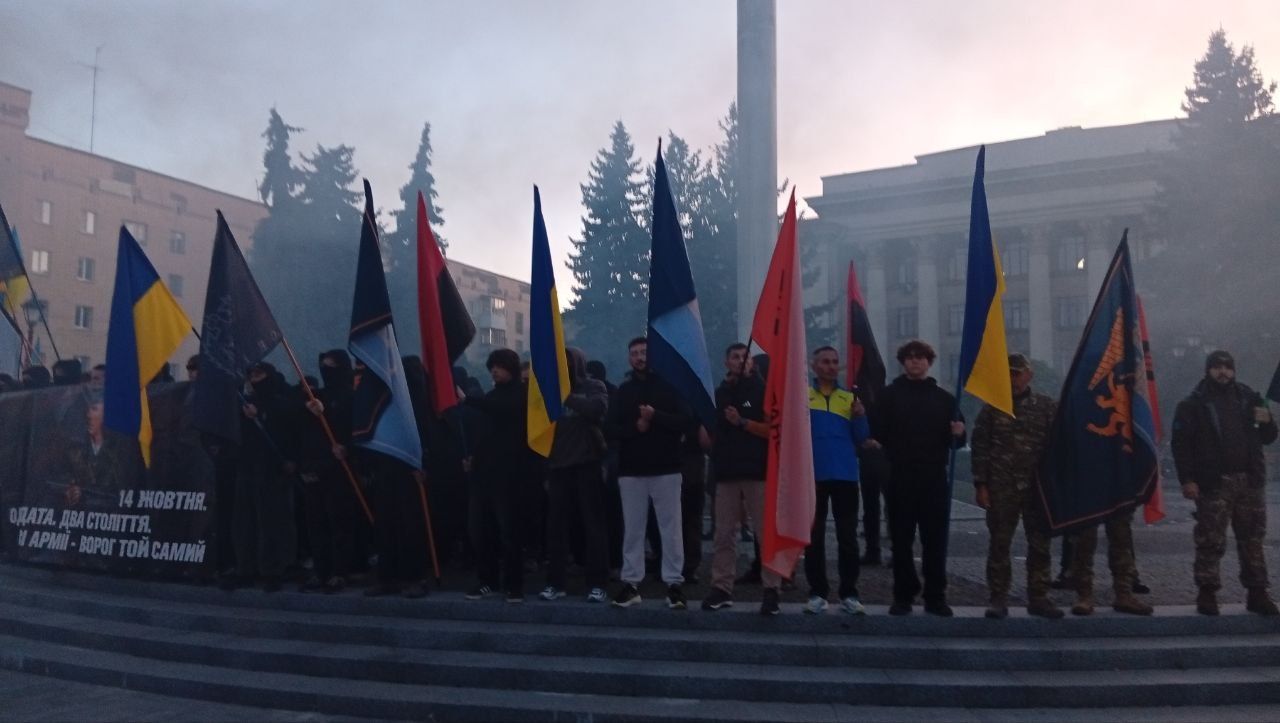 Житомир вшанував УПА: марш єднання молоді, громадськості та військових.
